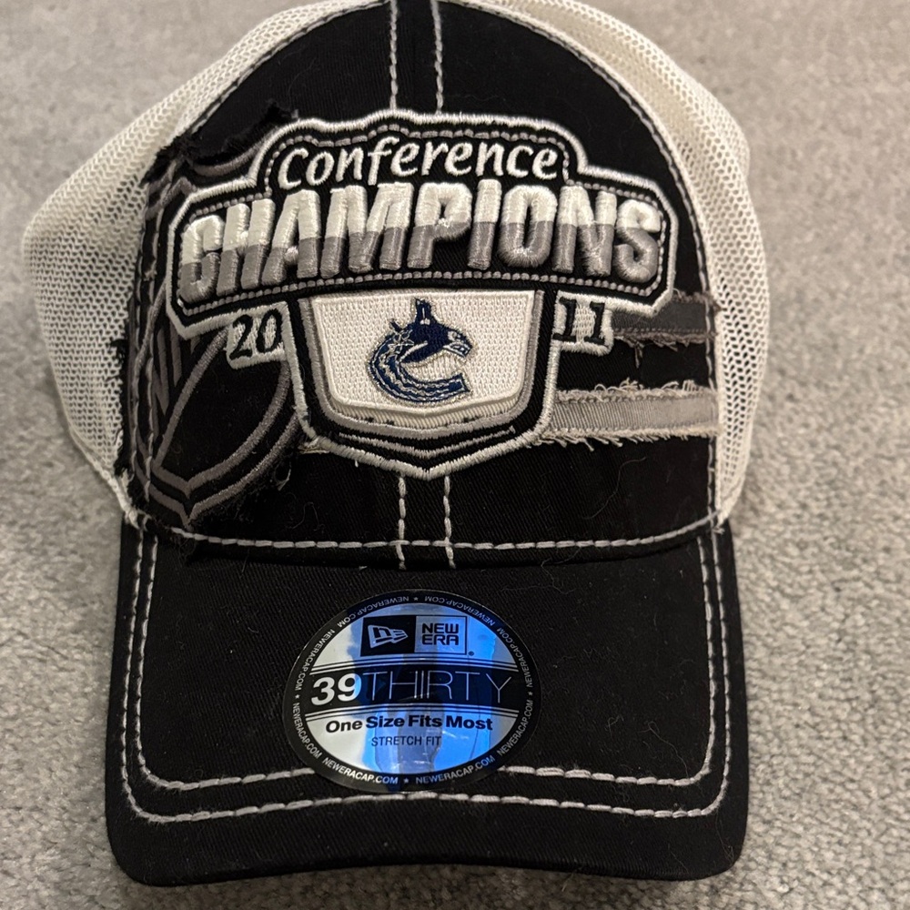 Canucks New Era Black and White 2011 Western Conference Champions Hat